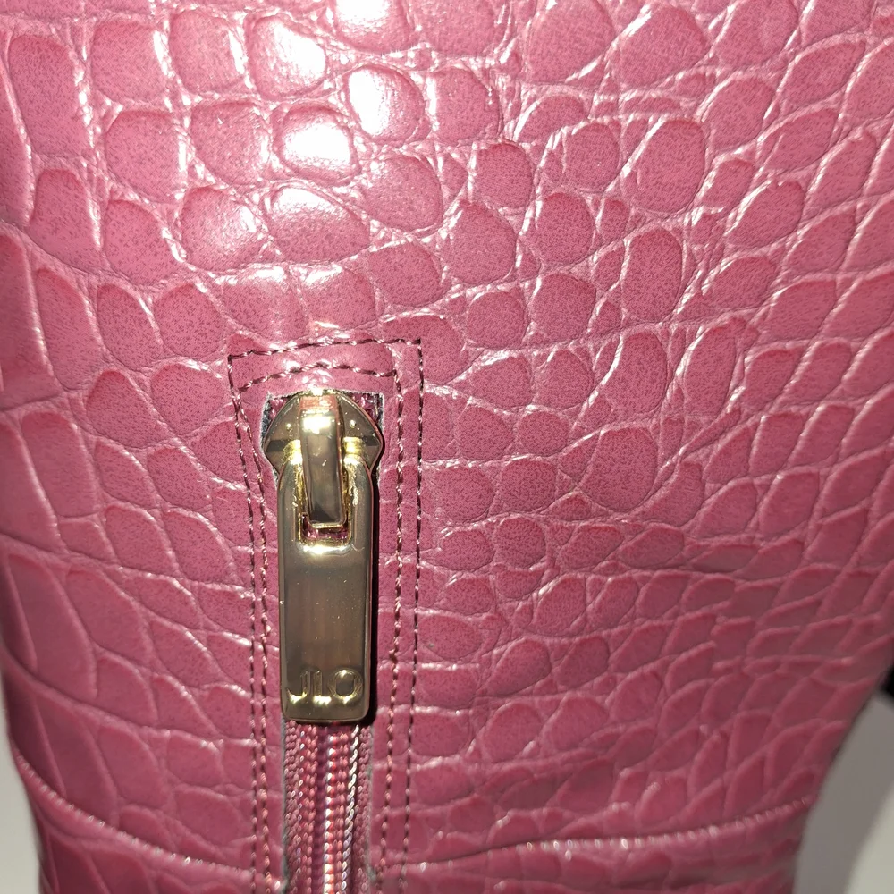 💋Jennifer Lopez  Boots .Elegant Burgundy Croc-Embossed Knee-High Boots💋 - Picture 5 of 12